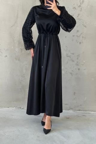 Kol Detaylı Kuşaklı Tesettür Abiye Siyah