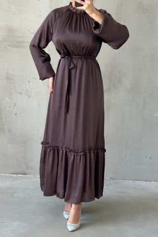 İnce Kemer Ve Fırfır Etek Saten Tesettür Abiye Kahverengi