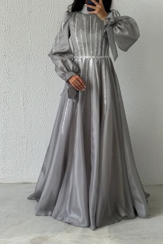 Rahat Bağlamalı Kol Detaylı Organze Tesettür Abiye Gri