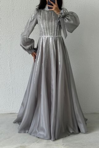 Rahat Bağlamalı Kol Detaylı Organze Tesettür Abiye Gri