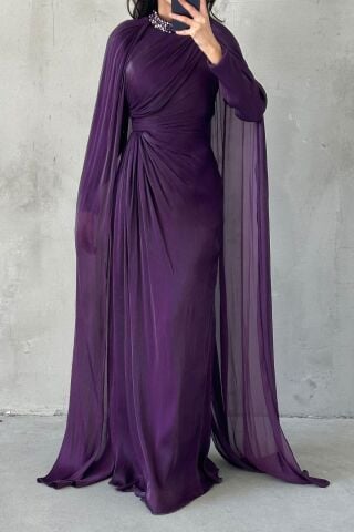 Kolları Pelerinli Yakası Taşlı Janjan Tesettür Abiye Mor