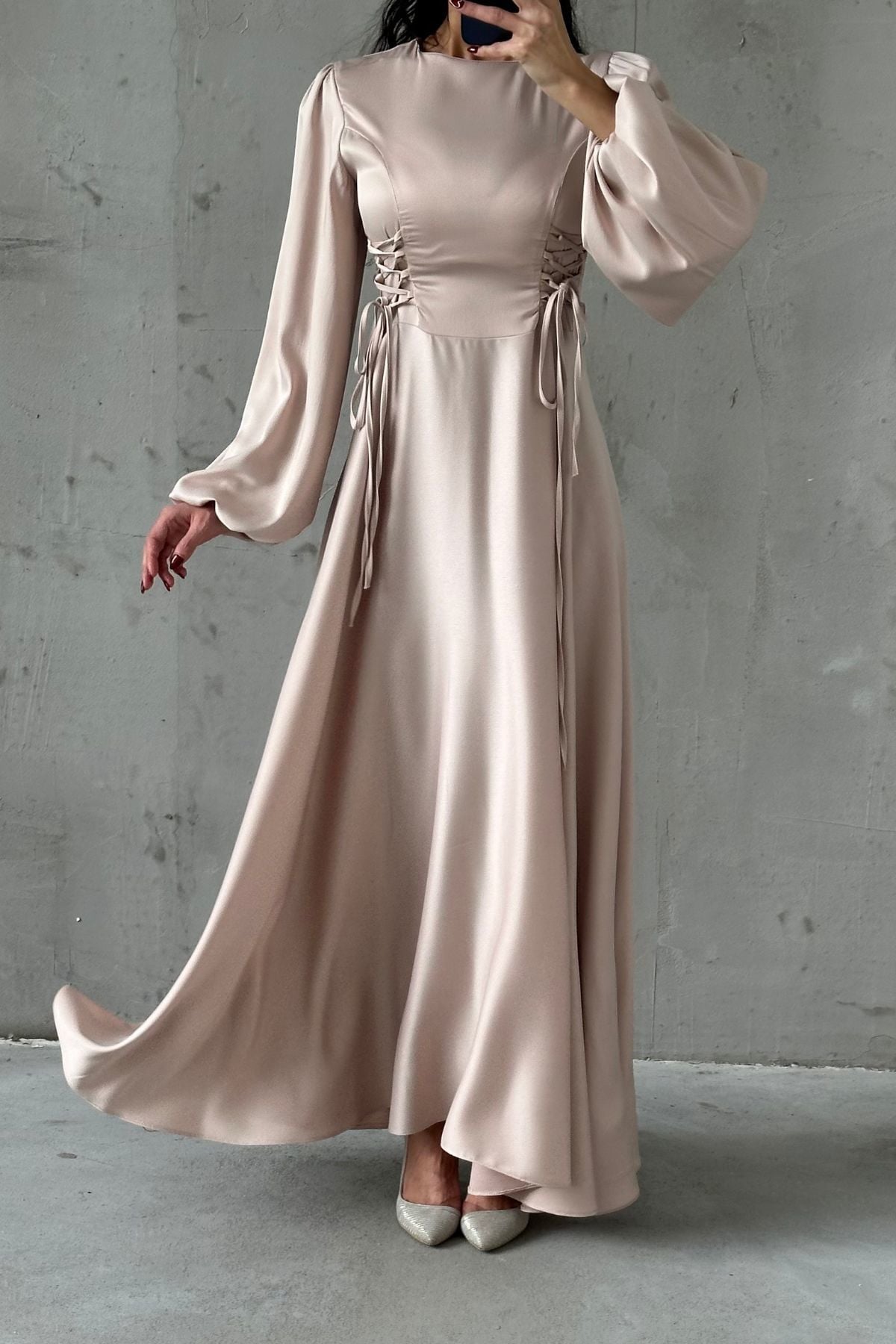 Belden Bağlamalı Balon Kol Saten Tesettür Abiye Taş