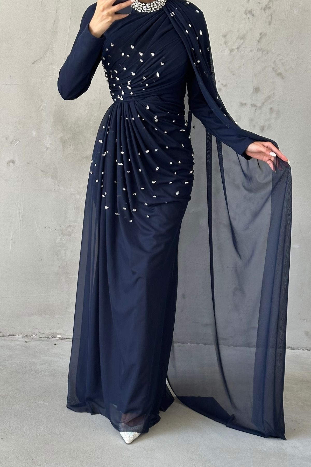 Taş Süslemeli Şık Tasarom Tül Tesettür Abiye Lacivert