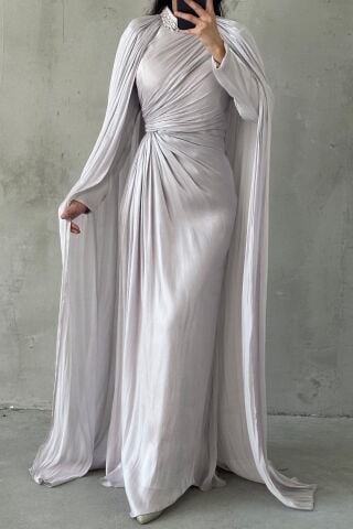Janjan Hijab Evening Dress with Cape Sleeves and Stone Collar