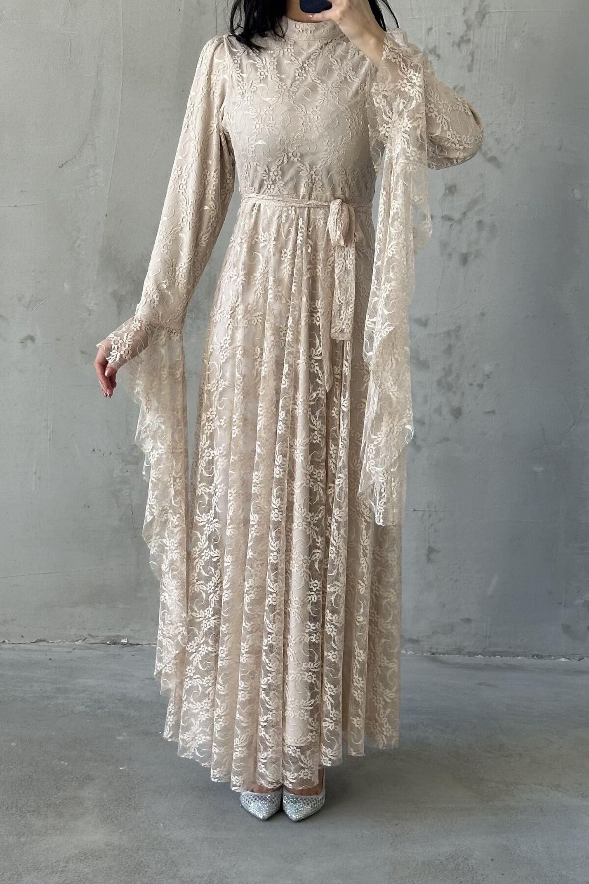 كريم سينا للحجاب للفساتين المسائية