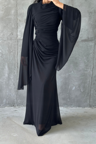 فستان سهرة أسود محجب من الشمس