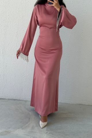 Saten İncisi: Volan Kol Zincir Detaylı Tesettür Abiye Pudra