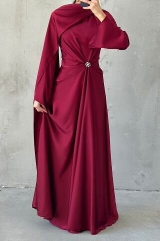 Akıcı Kumaş Ve Broş Detaylı Saten Tesettür Abiye Bordo