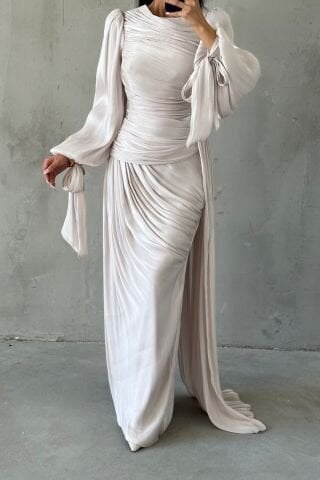 Akıcı Kumaş Kuyruk Detaylı Tesettür Abiye Ekru