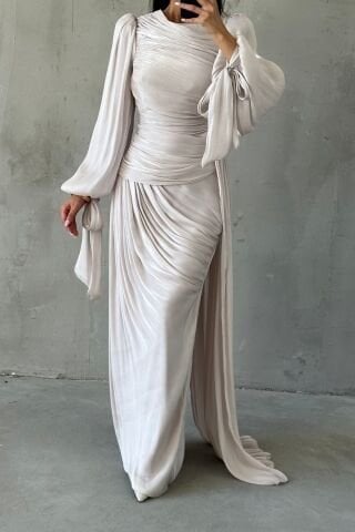 Akıcı Kumaş Kuyruk Detaylı Tesettür Abiye Ekru