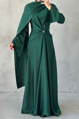 Flowing Fabric and Brooch Detailed Satin Hijab Evening Dress Green