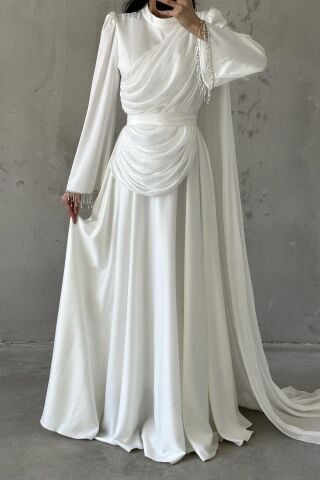 فستان سهرة أبيض من إيليا حجاب