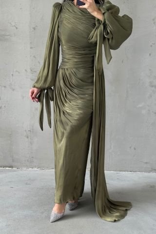 Akıcı Kumaş Kuyruk Detaylı Tesettür Abiye Haki