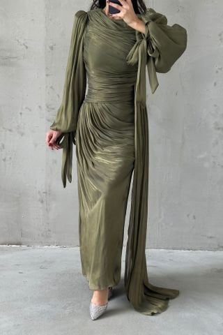 Akıcı Kumaş Kuyruk Detaylı Tesettür Abiye Haki