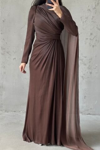 Omuzdan Pelerin Detaylı Janjan Tesettür Abiye Kahverengi