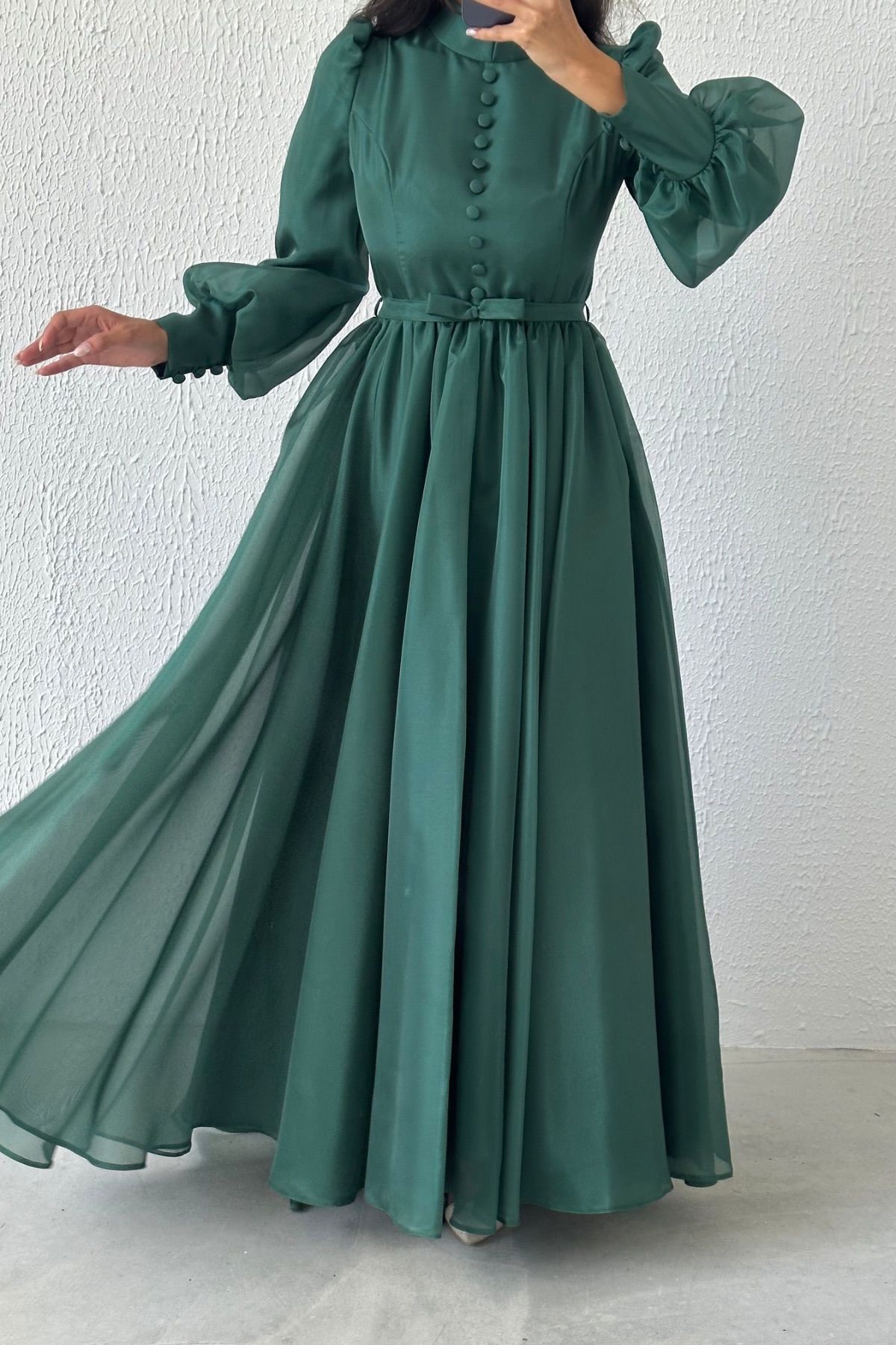 Şık Düğme Detaylı İnce Kemerli Organze Tesettür Abiye Yeşil