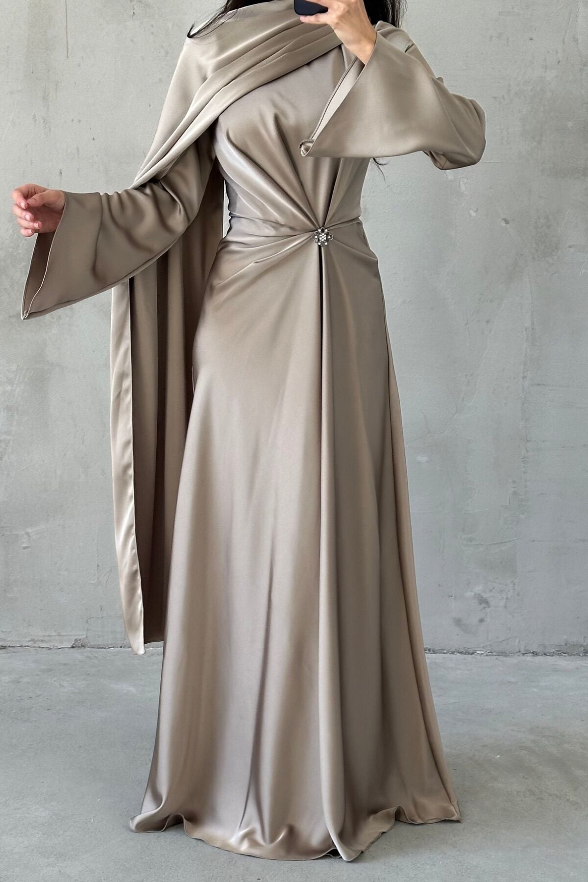Flowing Fabric and Brooch Detailed Satin Hijab Evening Dress Mink