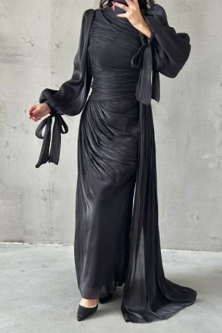 Akıcı Kumaş Kuyruk Detaylı Tesettür Abiye Siyah