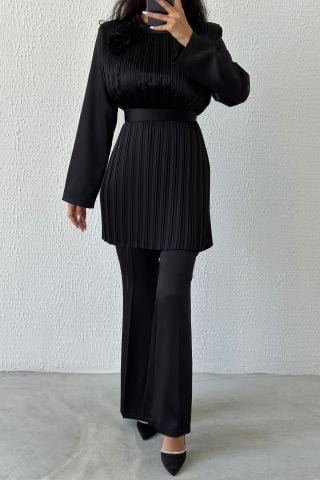 Zarif İkili: Üstü Piliseli  Pantolonlu Saten Tesettür Takım Siyah
