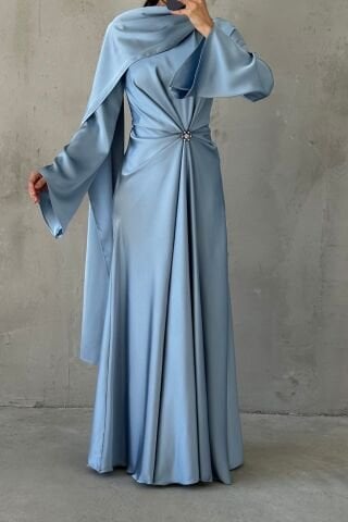 Akıcı Kumaş Ve Broş Detaylı Saten Tesettür Abiye İndigo