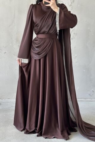 فستان سهرة من إيليا حجاب بني