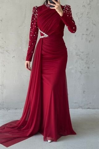 Eşsiz Süslemeli Kuyruklu Tesettür Abiye Bordo