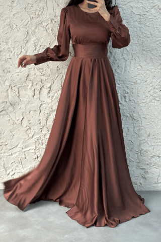 Büyüleyici Saten Kuşaklı Tesettür Abiye-Kahverengi