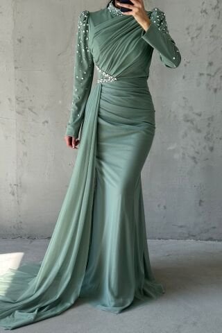 Eşsiz Süslemeli Kuyruklu Tesettür Abiye Mint Yeşili