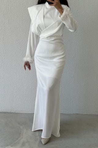 Feather Elegance: Shoulder Detailed Satin Hijab Evening Dress Ecru