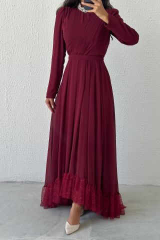 فستان سهرة شيفون محجبات مع حافة دانتيل وتفاصيل حجرية، عنابي