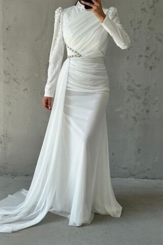 Eşsiz Süslemeli Kuyruklu Tesettür Abiye Ekru