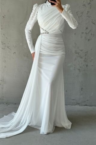 Eşsiz Süslemeli Kuyruklu Tesettür Abiye Ekru