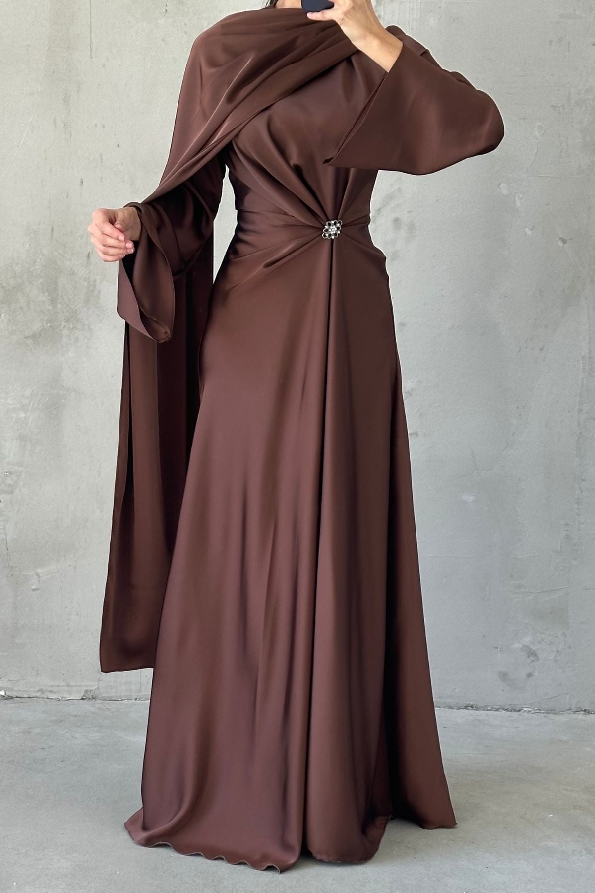 Flowing Fabric and Brooch Detailed Satin Hijab Evening Dress Brown