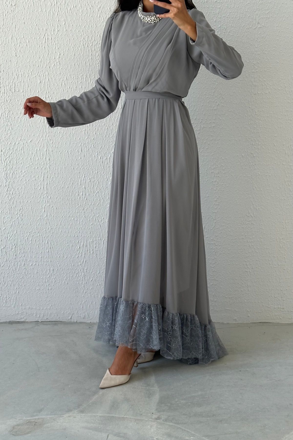 Etek Ucu Dantelli Taş Detaylı Şifon Tesettür Abiye Gri