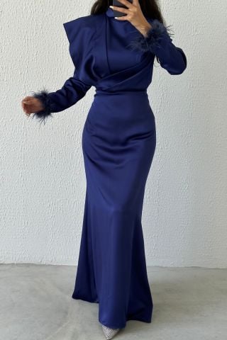 Tüy Zarafeti: Omuz Detaylı Saten Tesettür Abiye Lacivert