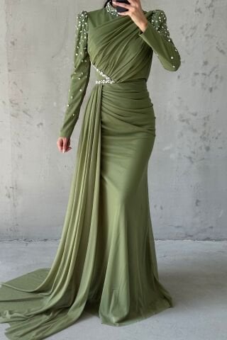 Eşsiz Süslemeli Kuyruklu Tesettür Abiye Haki