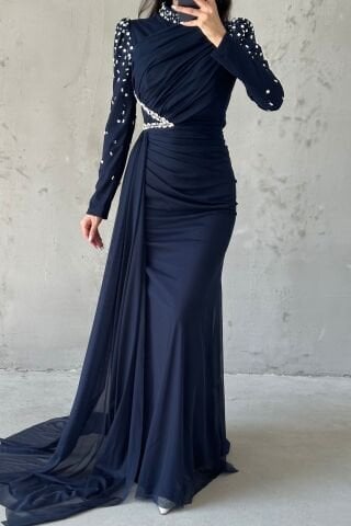 Eşsiz Süslemeli Kuyruklu Tesettür Abiye Lacivert