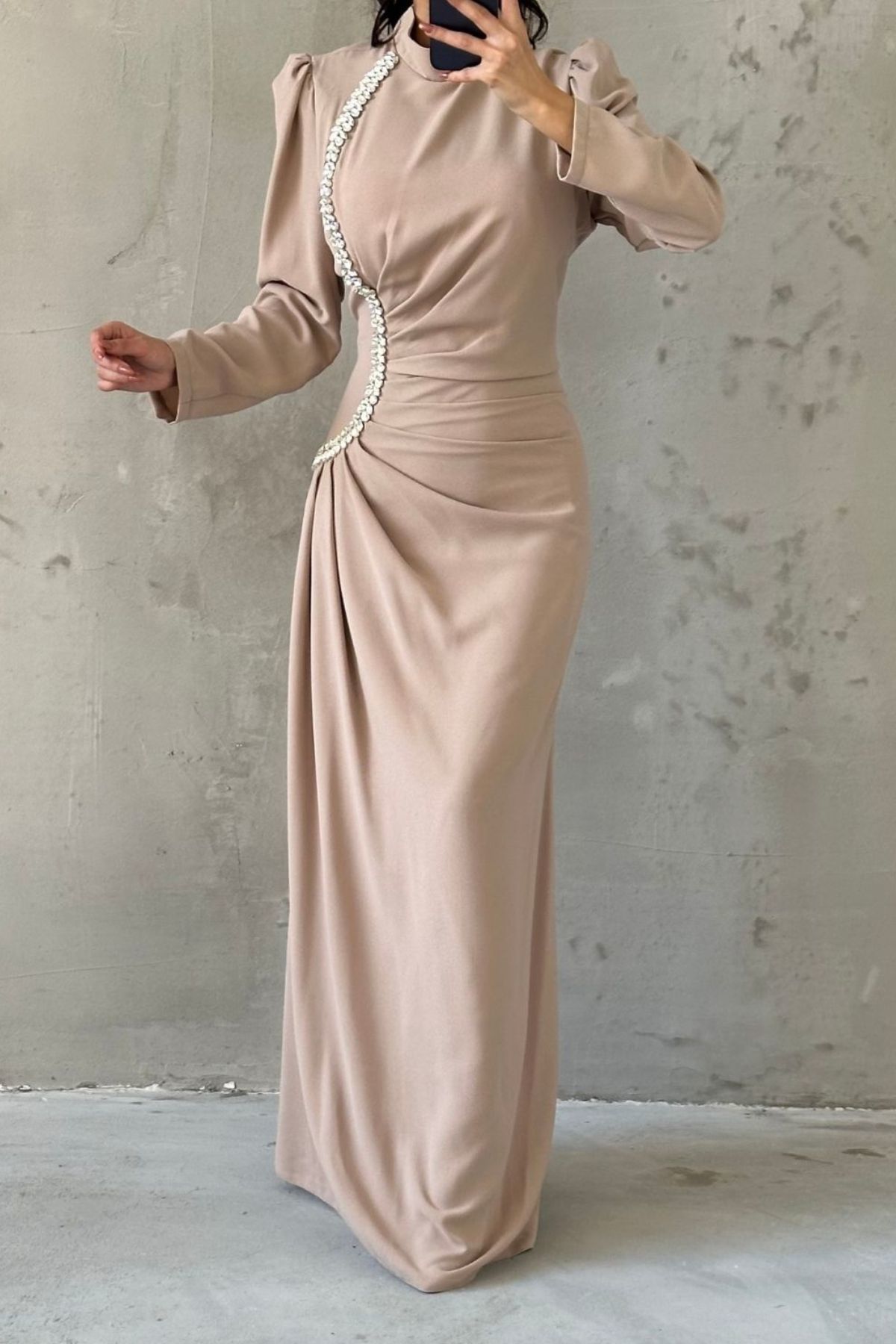 Elegant Stone Detailed Waist Pleated Crepe Hijab Evening Dress Stone