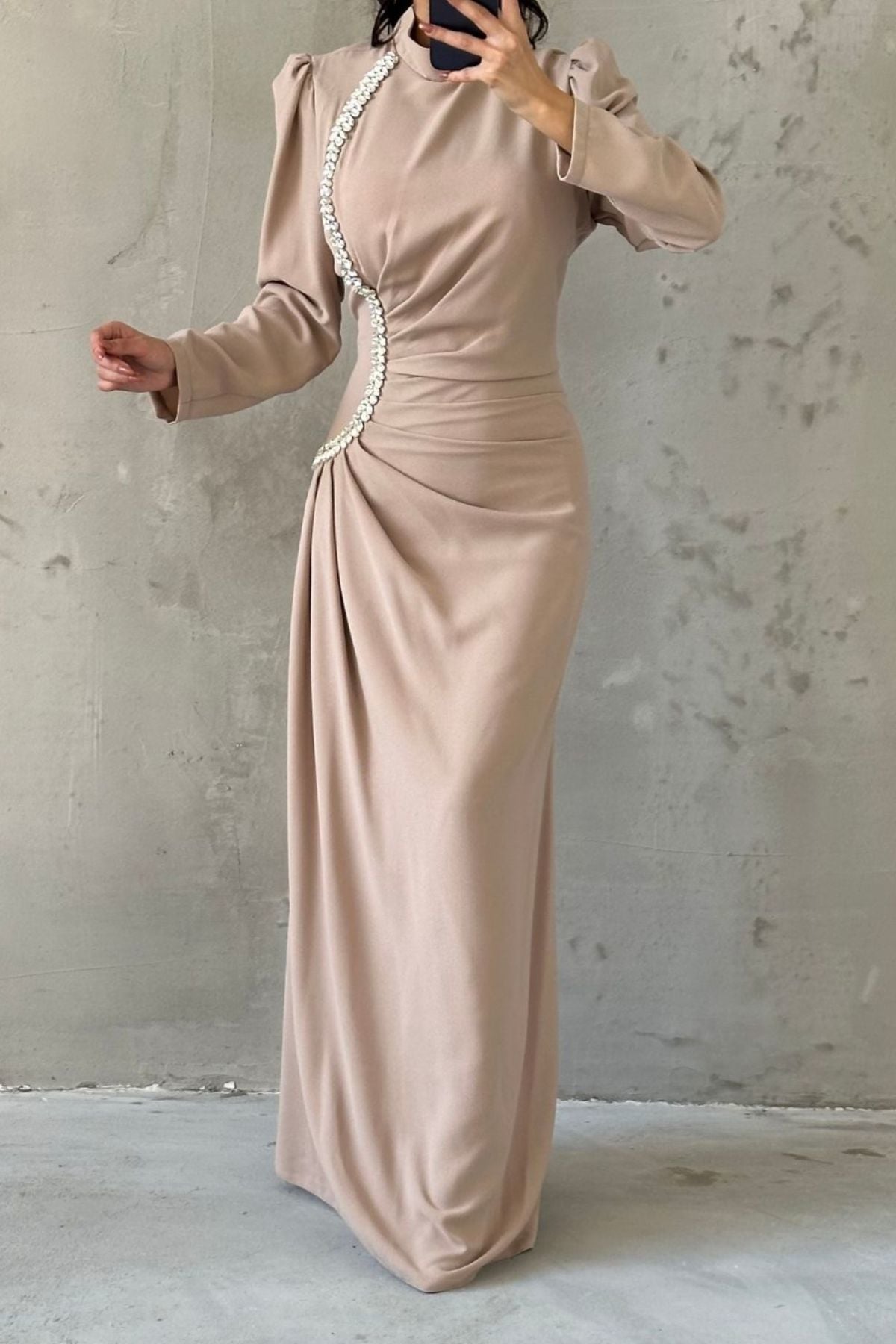 Zarif Taş Detaylı Belden Büzgülü Krep Tesettür Abiye Taş