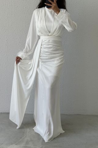 Magnificent Elegance: Feather Satin Hijab Evening Dress with Tail Detail Ecru