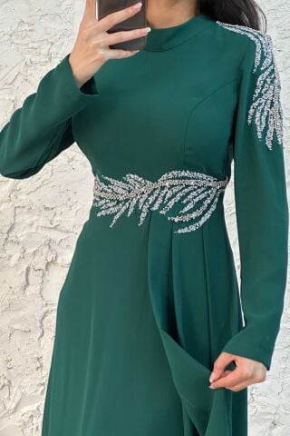 Şifon Omzu Ve Beli Taş Detaylı Tesettür Abiye Koyu Yeşil