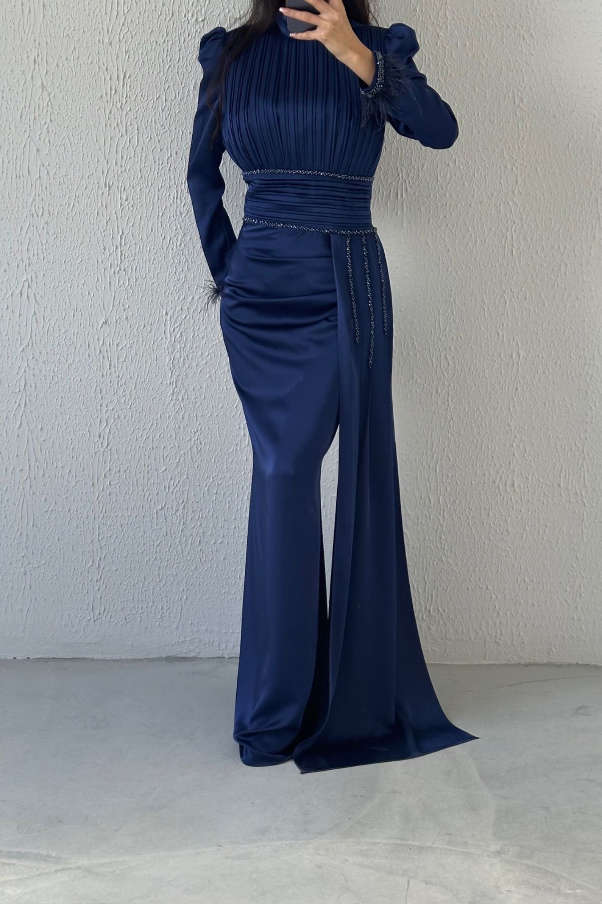 Üstü Ve Kuşağı Pliseli Saten Tesettür Abiye Lacivert