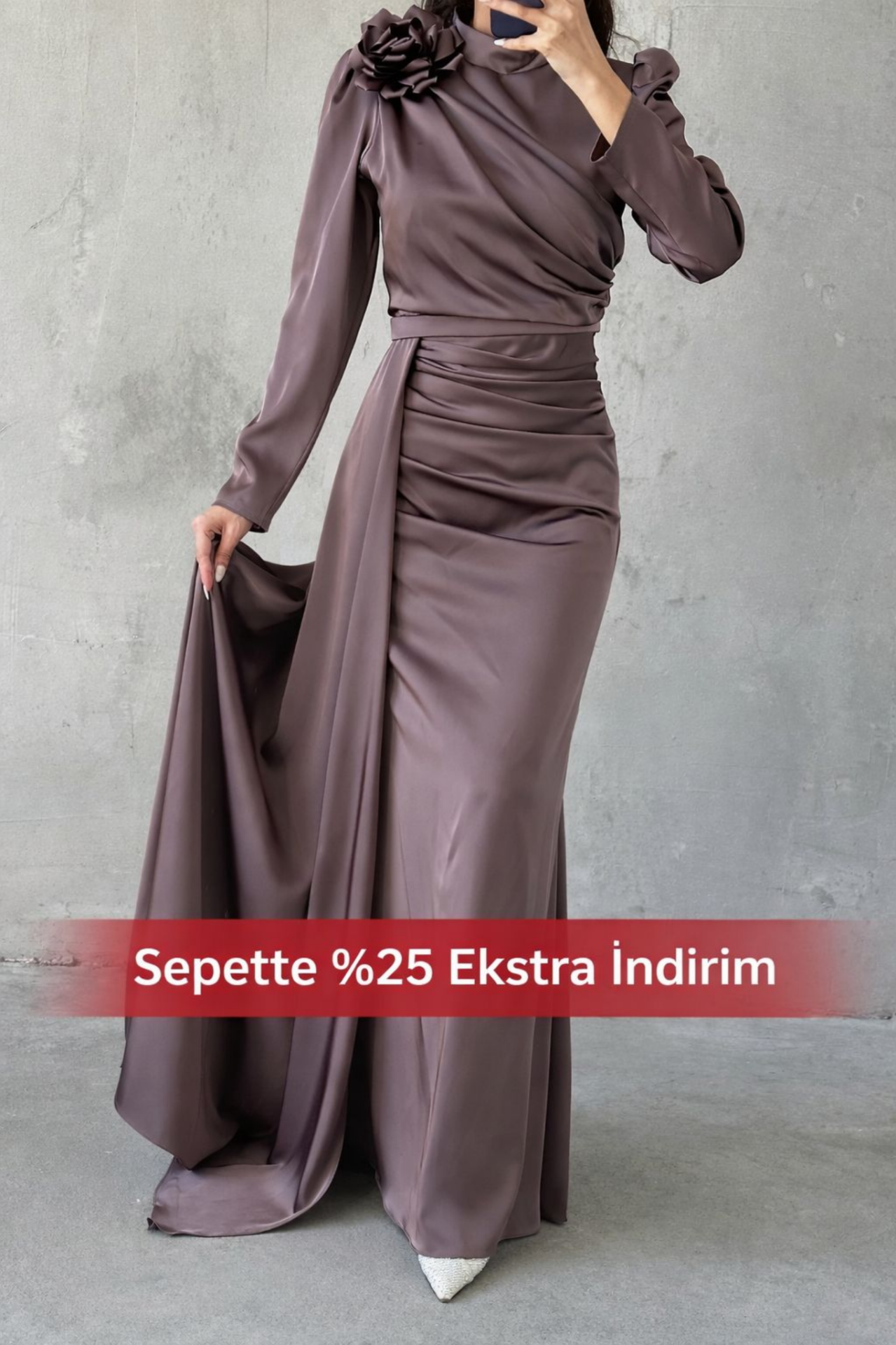 Omuzdan Çiçek Detaylı Drapeli Saten Tesettür Abiye Vizon