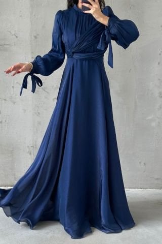 Kol Bağlama Detaylı Akıcı Kumaş Tesettür Abiye Lacivert