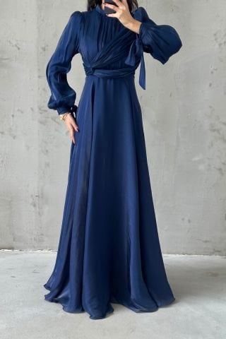 Kol Bağlama Detaylı Akıcı Kumaş Tesettür Abiye Lacivert