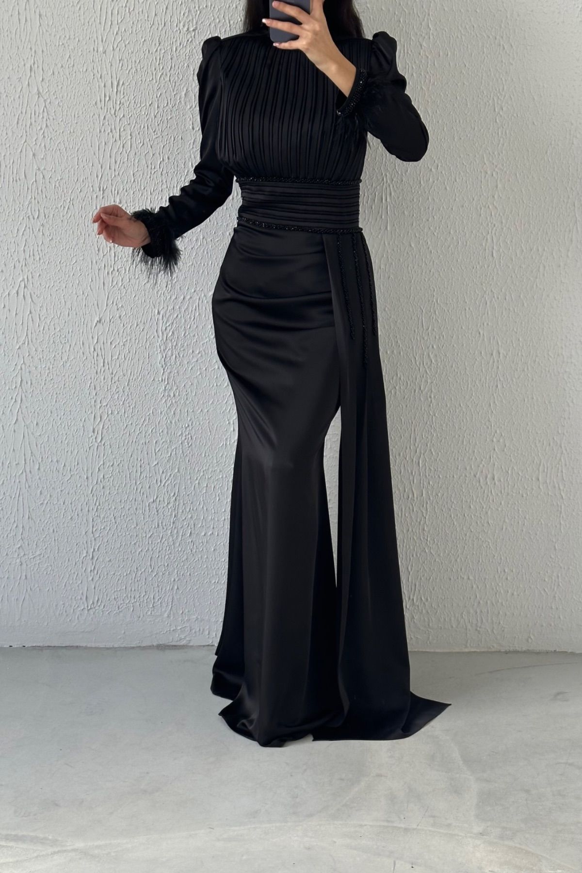 Üstü Ve Kuşağı Pliseli Saten Tesettür Abiye Siyah