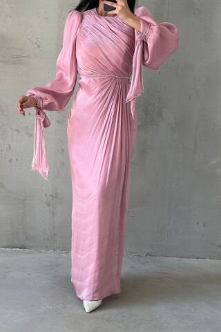 İncilerle Süslenmiş Zarif Tesettür Abiye Toz Pembe