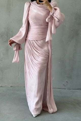 Flowing Fabric Tail Detailed Hijab Evening Dress Powder