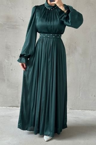 Akıcı Saten Kumaş İnci Detaylı Tesettür Abiye Yeşil