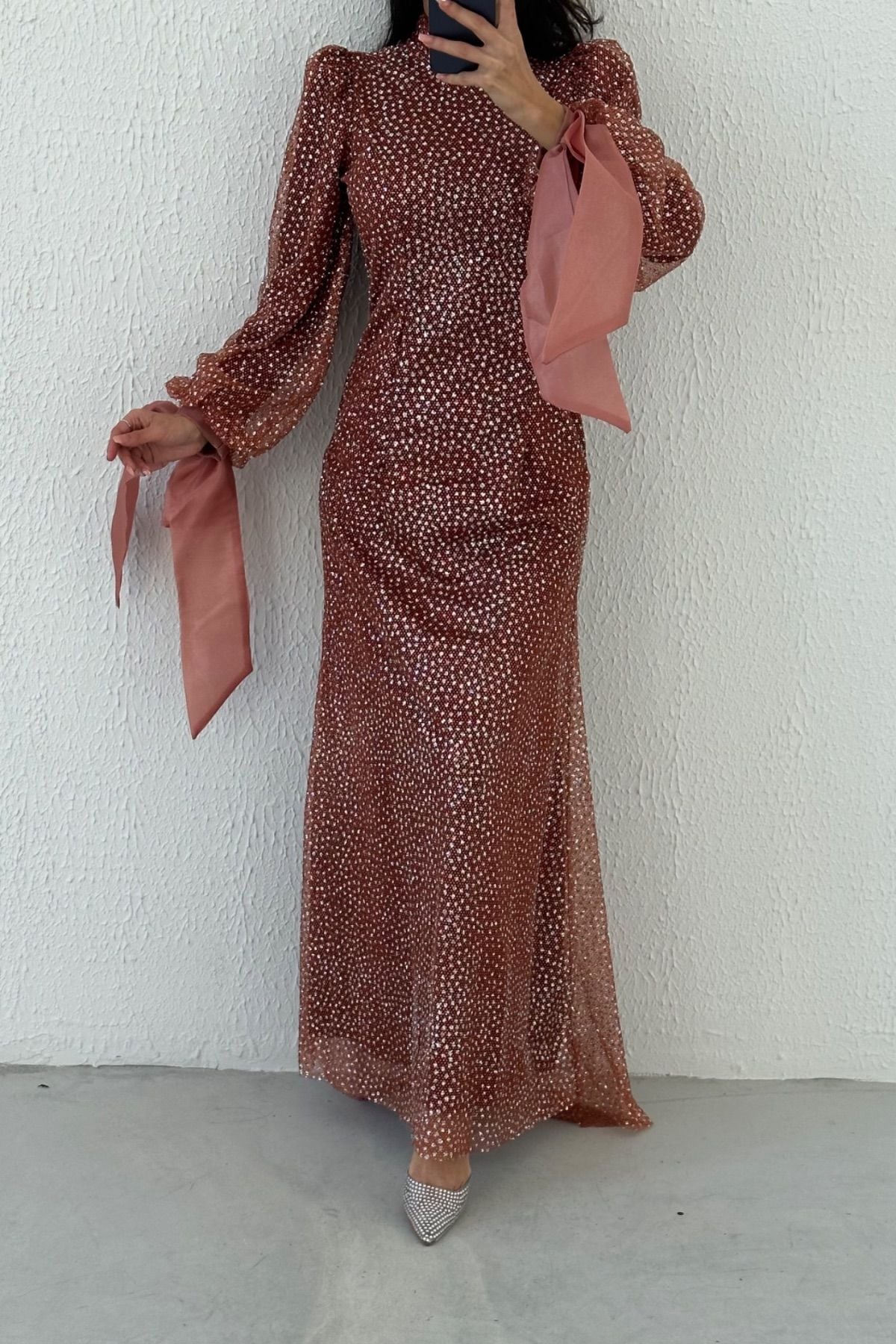 Şık Tasarım Kol Ucu Bağlamalı Pudra Tesettür Abiye